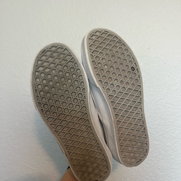 Vans - Picture 2 of 3